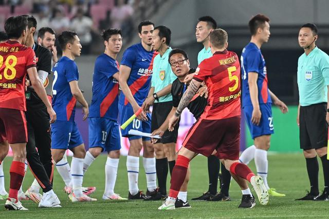 欧冠-莱万坎塞洛破门 巴萨总比分4-2那不勒斯晋级